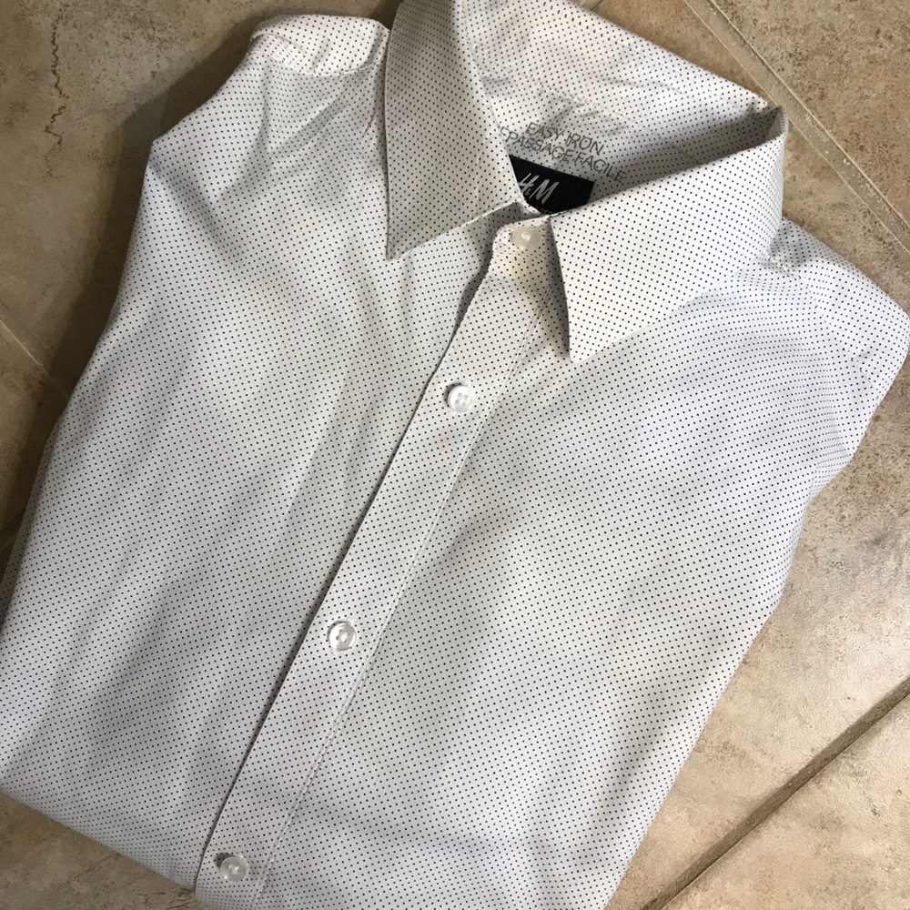 👕H&M Slim Fit Button Down
